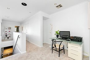 Walk to Beach Coastal Home in Coogee