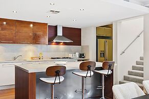 Walk to Beach Coastal Home in Coogee