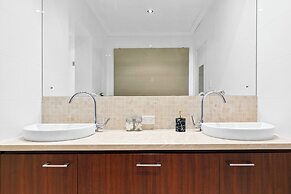 Walk to Beach Coastal Home in Coogee