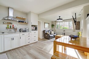 'the Salty Hawk Hideaway' - Chic Everett ADU