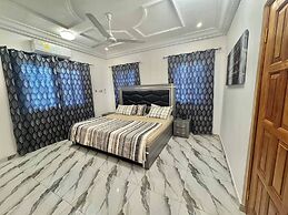 Charming 2 Bedroom House in Vibrant Ablekuma Olebu