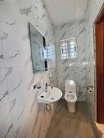 Charming 2 Bedroom House in Vibrant Ablekuma Olebu