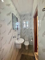 Charming 2 Bedroom House in Vibrant Ablekuma Olebu