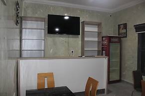 FOLKS APARTMENT