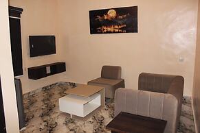 FOLKS APARTMENT