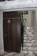 FOLKS APARTMENT