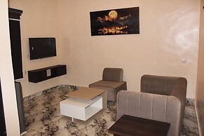 FOLKS APARTMENT