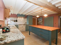Velindra Farm Cottage