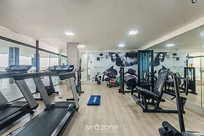 Studio w/ Partial Sea View Soc0316