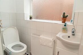 House - Sleeps 5 - Ensuite Bedrooms