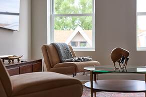 Sunny 2BR Loft Work Relax Minutes to NYC