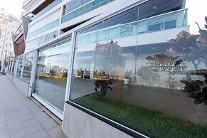 Apto Pet Friendly com 3 Su tes e Vista Para o Mar