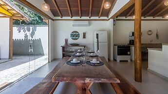 Casa Pet-friendly em Cond com Piscina e 5 Su tes
