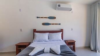 Casa Pet-friendly em Cond com Piscina e 5 Su tes
