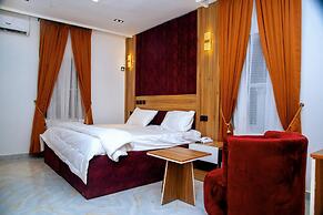 April 14 Hotel LTD