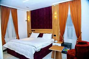 April 14 Hotel LTD