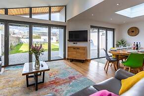Number 1 Bossiney House