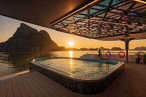Aqua Luxury Cruise