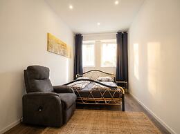 Cozy 2BR and Living Room Apt for 6