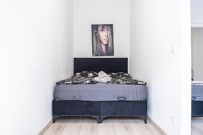 Cozy Budget 2BR Apartment Vienna