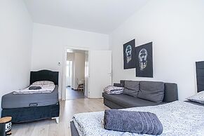 Cozy Budget 2BR Apartment Vienna