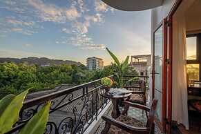 Tam Coc Mountain Sunset and Garden Hotel