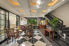 Tam Coc Mountain Sunset and Garden Hotel
