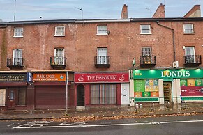 Host Stay Emporium Apartment A