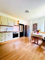 Spacious Garden Villa for 16 Guests