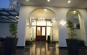 Su Casa Banquets and Hotel