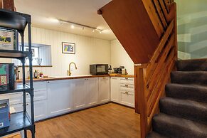 Stunning 8-Bedroom Home in Painswick