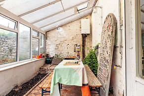 Stunning 8-Bedroom Home in Painswick