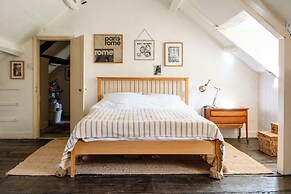 Stunning 8-Bedroom Home in Painswick