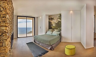 Luxurious Architect-designed Property Pool sea View