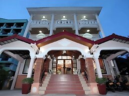 Nalinthone Residence and Cafe
