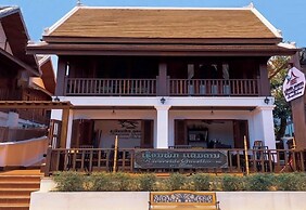 Riverside Guesthouse