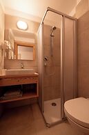 SAN PIETRO Dolomiti Small Budget Hotel