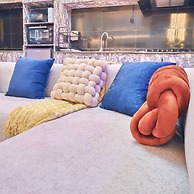 Purple Lavender Court Apartment