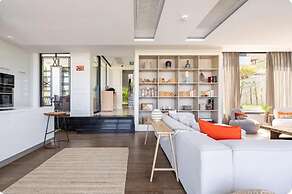 Marinhill High Luxury Property