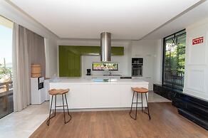 Marinhill High Luxury Property