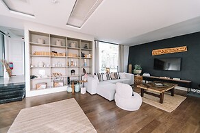 Marinhill High Luxury Property