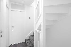 Spacious 5BR 3BA Serviced Hse in Croydon