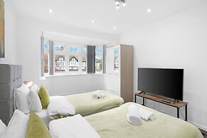 Spacious 5BR 3BA Serviced Hse in Croydon
