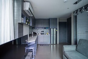 Condo Near Beach Rooftop Pool C252
