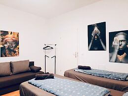 Comfy 3BR Apt for Groups Near Park