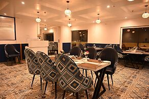 The Regal Crown By Ritya Hotels