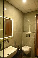 The Regal Crown By Ritya Hotels