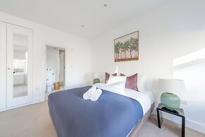 Hyde Park 3BR Retreat by Marble Arch