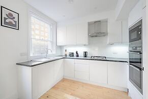 Hyde Park 3BR Retreat by Marble Arch