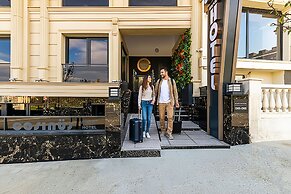 Cosinüs Airport Hotel